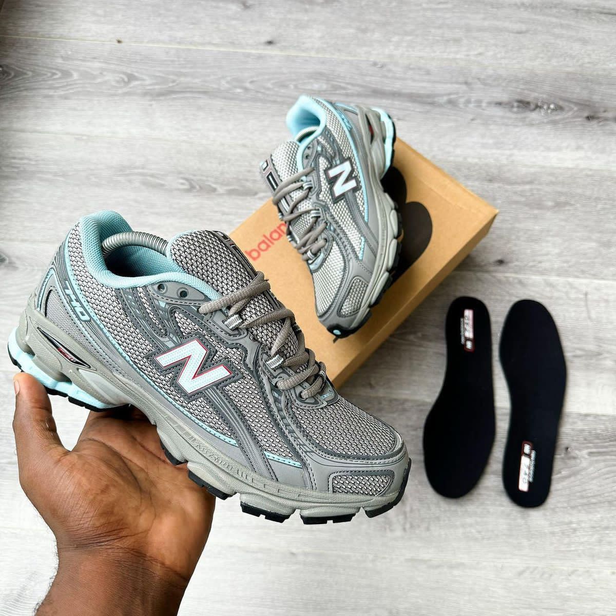 baskets New Balance 740