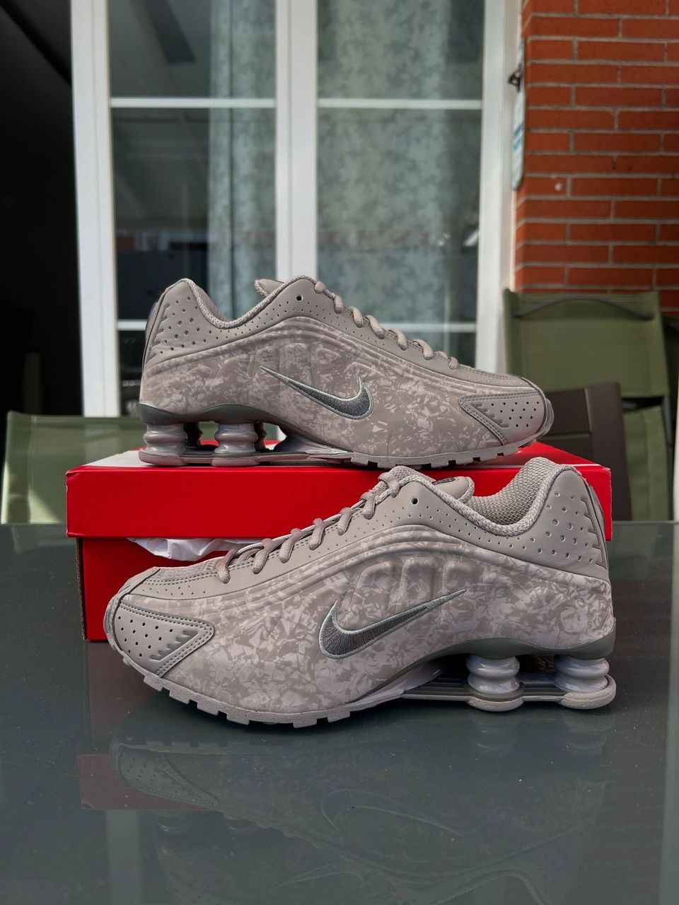 Nike Shox R4